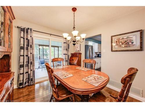 93 Cindy Avenue, Cambridge, ON - Indoor Photo Showing Dining Room