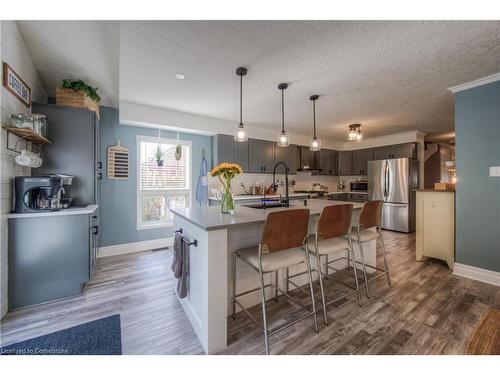 638 Mortimer Drive, Cambridge, ON - Indoor Photo Showing Kitchen With Stainless Steel Kitchen With Upgraded Kitchen