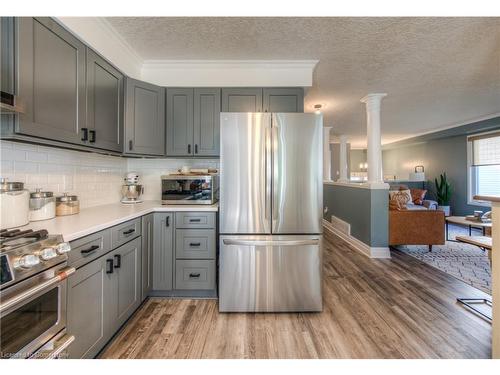 638 Mortimer Drive, Cambridge, ON - Indoor Photo Showing Kitchen With Stainless Steel Kitchen With Upgraded Kitchen