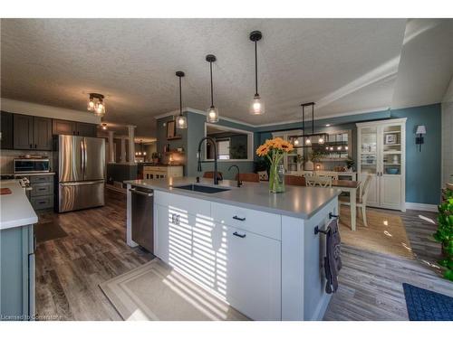 638 Mortimer Drive, Cambridge, ON - Indoor Photo Showing Kitchen With Stainless Steel Kitchen With Upgraded Kitchen