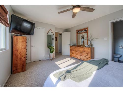 638 Mortimer Drive, Cambridge, ON - Indoor Photo Showing Bedroom