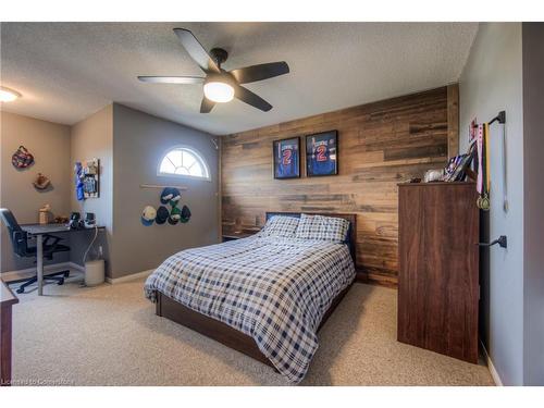 638 Mortimer Drive, Cambridge, ON - Indoor Photo Showing Bedroom