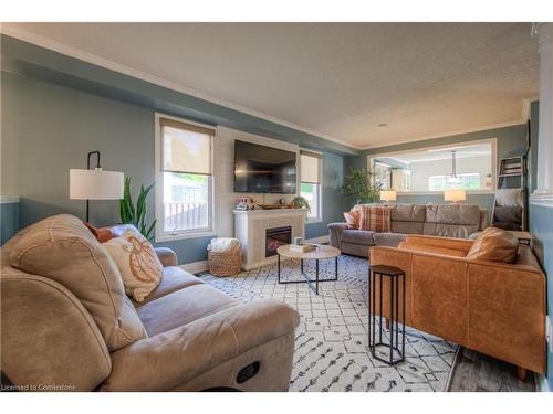 638 Mortimer Drive, Cambridge, ON - Indoor Photo Showing Living Room With Fireplace