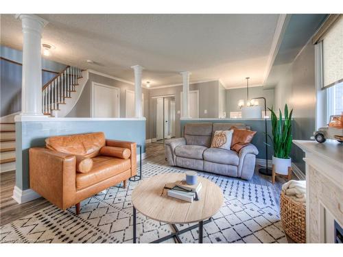 638 Mortimer Drive, Cambridge, ON - Indoor Photo Showing Living Room