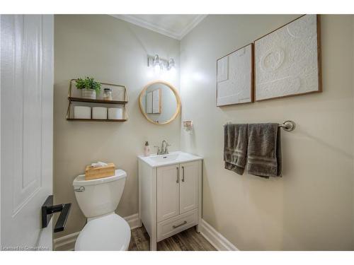 638 Mortimer Drive, Cambridge, ON - Indoor Photo Showing Bathroom