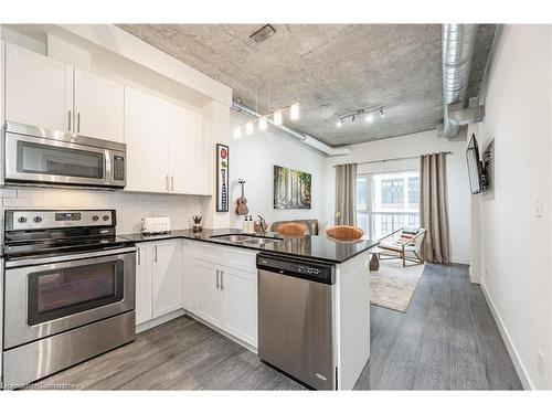 307-1 Victoria Street, Kitchener, ON - Indoor Photo Showing Kitchen With Stainless Steel Kitchen With Upgraded Kitchen