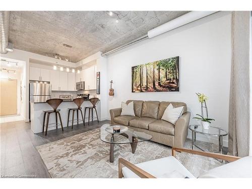 307-1 Victoria Street, Kitchener, ON - Indoor Photo Showing Living Room