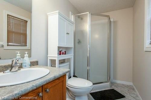 239 Bridlewreath Street, Kitchener, ON - Indoor Photo Showing Bathroom