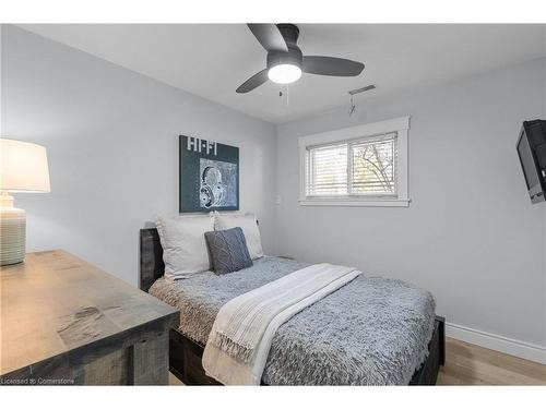 2648 Wilson Place, Innisfil, ON - Indoor Photo Showing Bedroom