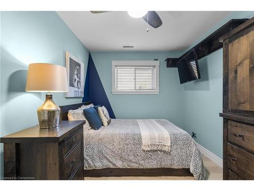 2648 Wilson Place, Innisfil, ON - Indoor Photo Showing Bedroom