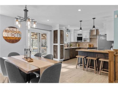 2648 Wilson Place, Innisfil, ON - Indoor Photo Showing Dining Room