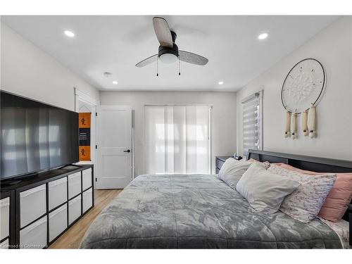 2648 Wilson Place, Innisfil, ON - Indoor Photo Showing Bedroom