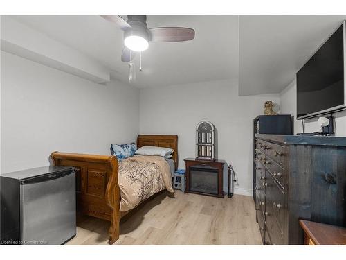 2648 Wilson Place, Innisfil, ON - Indoor Photo Showing Bedroom