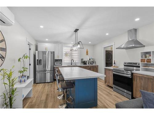 2648 Wilson Place, Innisfil, ON - Indoor Photo Showing Kitchen With Upgraded Kitchen