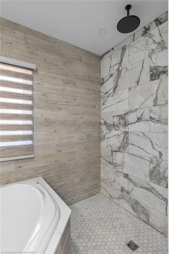 2648 Wilson Place, Innisfil, ON - Indoor Photo Showing Bathroom