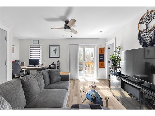 2648 Wilson Place, Innisfil, ON - Indoor Photo Showing Living Room