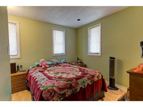 410 Queen Street S, Palmerston, ON - Indoor Photo Showing Bedroom