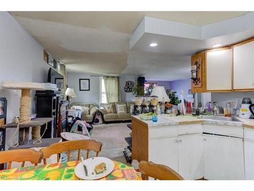 410 Queen Street S, Palmerston, ON - Indoor Photo Showing Kitchen