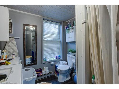 410 Queen Street S, Palmerston, ON - Indoor Photo Showing Bathroom