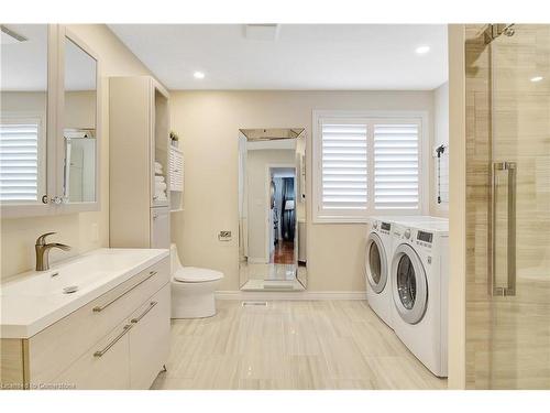 94 Adler Drive, Cambridge, ON - Indoor Photo Showing Laundry Room