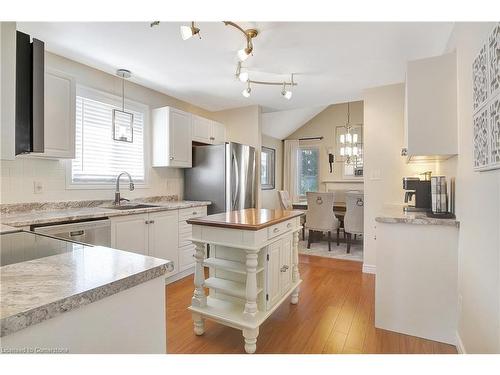 94 Adler Drive, Cambridge, ON - Indoor Photo Showing Kitchen With Upgraded Kitchen