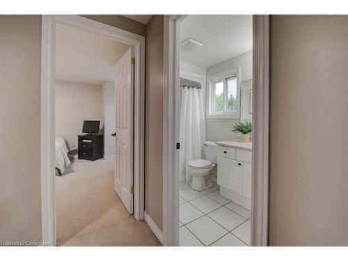 87 Green Bank Drive, Cambridge, ON - Indoor Photo Showing Bathroom