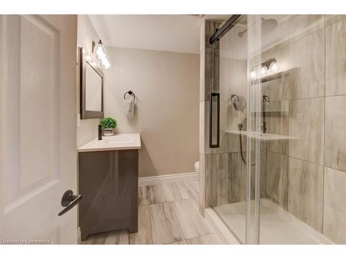 87 Green Bank Drive, Cambridge, ON - Indoor Photo Showing Bathroom