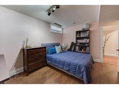 87 Green Bank Drive, Cambridge, ON - Indoor Photo Showing Bedroom