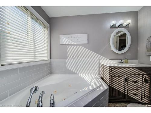 3 Kerwood Drive, Cambridge, ON - Indoor Photo Showing Bathroom