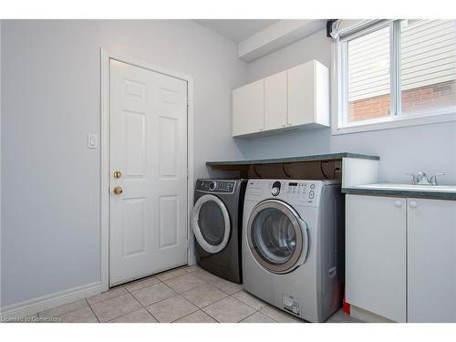 379 Beaver Creek Road, Waterloo, ON - Indoor Photo Showing Laundry Room