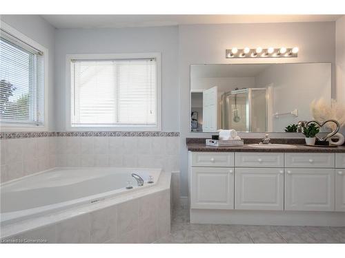 379 Beaver Creek Road, Waterloo, ON - Indoor Photo Showing Bathroom