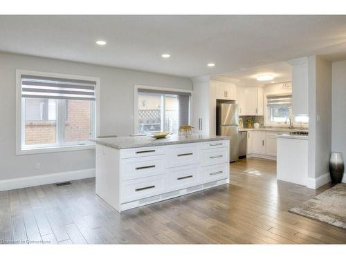 3-318 Roxton Drive, Waterloo, ON - Indoor Photo Showing Kitchen