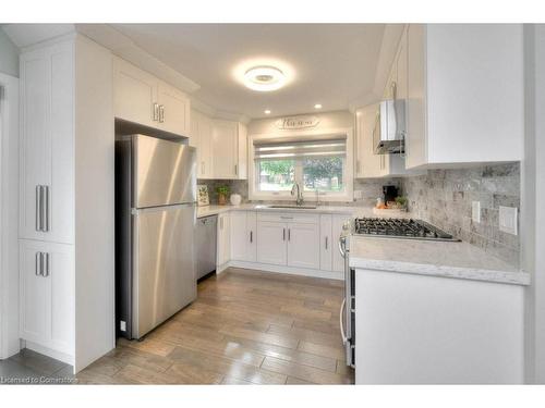 3-318 Roxton Drive, Waterloo, ON - Indoor Photo Showing Kitchen