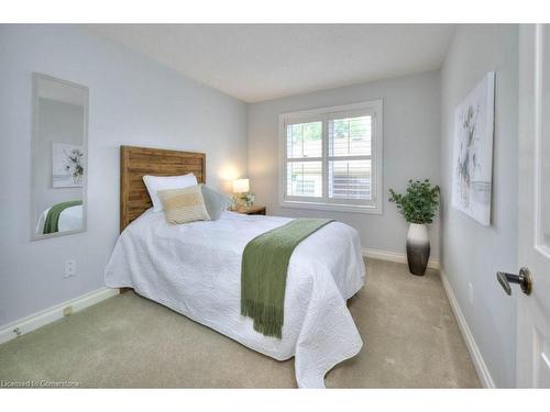 3-318 Roxton Drive, Waterloo, ON - Indoor Photo Showing Bedroom