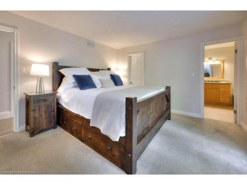 3-318 Roxton Drive, Waterloo, ON - Indoor Photo Showing Bedroom