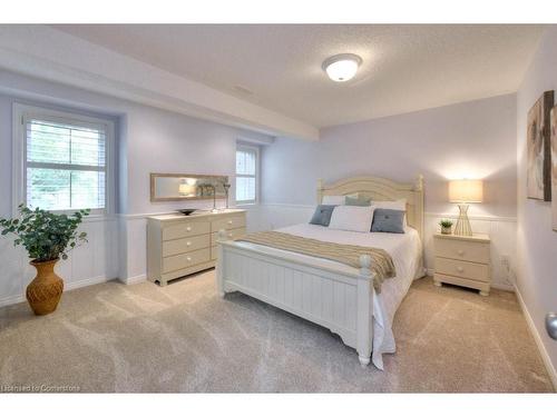 3-318 Roxton Drive, Waterloo, ON - Indoor Photo Showing Bedroom