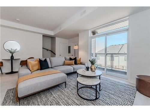 A012-142 Foamflower Place, Waterloo, ON - Indoor Photo Showing Living Room