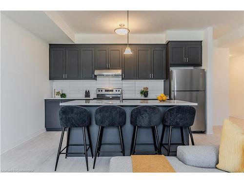 A012-142 Foamflower Place, Waterloo, ON - Indoor Photo Showing Kitchen With Upgraded Kitchen