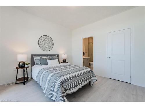 A012-142 Foamflower Place, Waterloo, ON - Indoor Photo Showing Bedroom