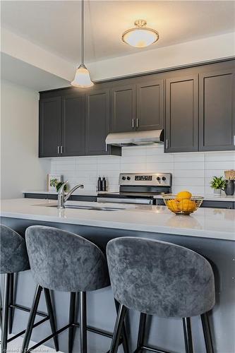 A012-142 Foamflower Place, Waterloo, ON - Indoor Photo Showing Kitchen With Upgraded Kitchen