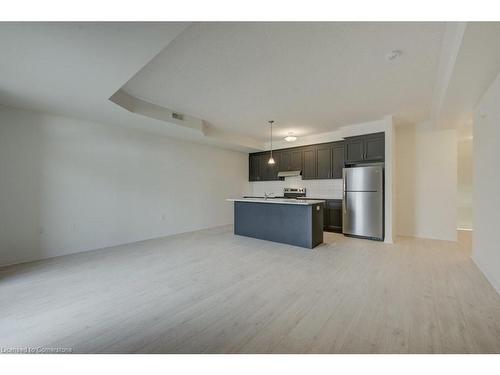 A012-142 Foamflower Place, Waterloo, ON - Indoor Photo Showing Kitchen