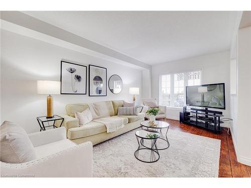 3466 Angel Pass Drive, Mississauga, ON - Indoor Photo Showing Living Room