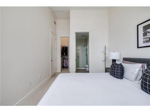 322-112 Benton Street, Kitchener, ON - Indoor Photo Showing Bedroom