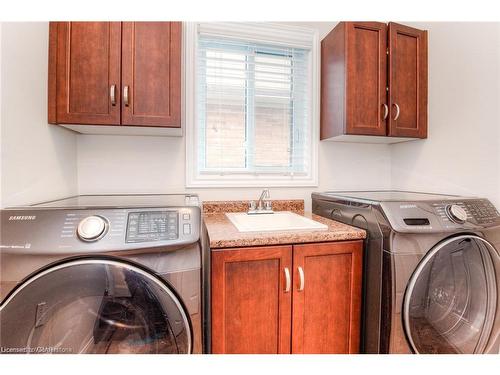 313 Zeller Drive, Kitchener, ON - Indoor Photo Showing Laundry Room