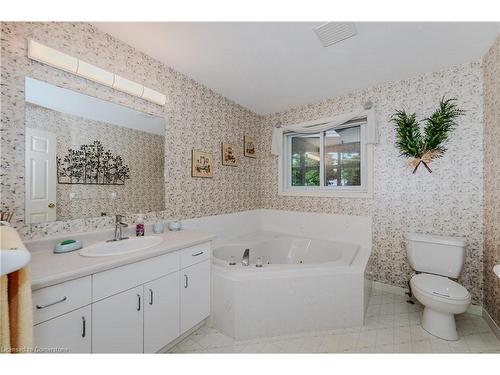 219 Misty Court, Kitchener, ON - Indoor Photo Showing Bathroom