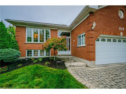 219 Misty Court, Kitchener, ON - Outdoor