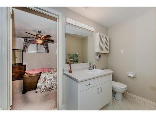 219 Misty Court, Kitchener, ON - Indoor Photo Showing Bathroom