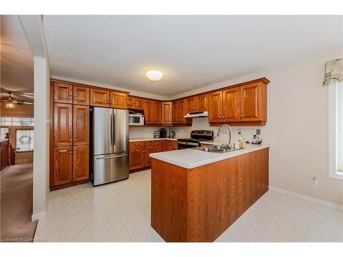 219 Misty Court, Kitchener, ON - Indoor Photo Showing Kitchen With Double Sink