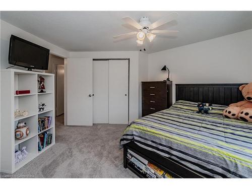 35-60 Elmsdale Drive, Kitchener, ON - Indoor Photo Showing Bedroom