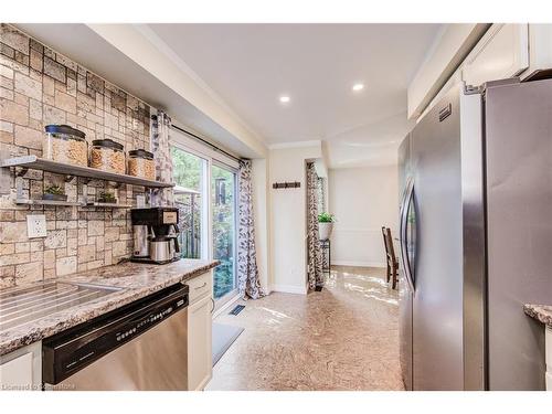 35 Middlemiss Crescent, Cambridge, ON - Indoor Photo Showing Kitchen